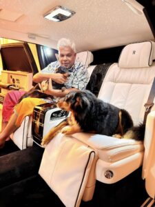 dudley rolls royce with dogs